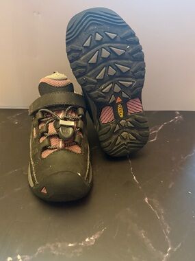 Keen Kids Black and Pink Trail Targhee waterproof boot